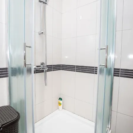 Spacious 2-bedroom With Terrace And Parking ツァヴタット