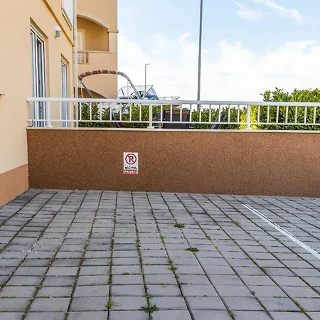 アパート Spacious 2-bedroom With Terrace And Parking