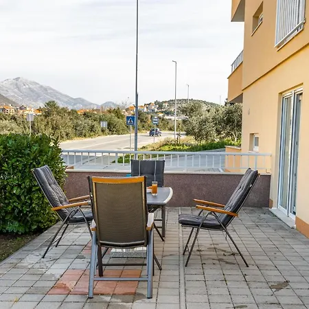 Spacious 2-bedroom With Terrace And Parking Apartment Cavtat