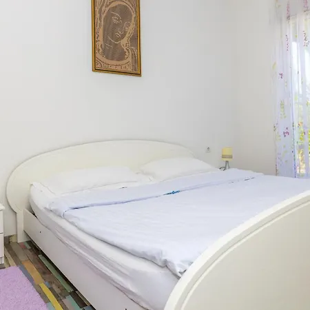 Apartment Spacious 2-bedroom With Terrace And Parking