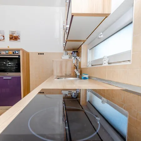 Spacious 2-bedroom With Terrace And Parking *